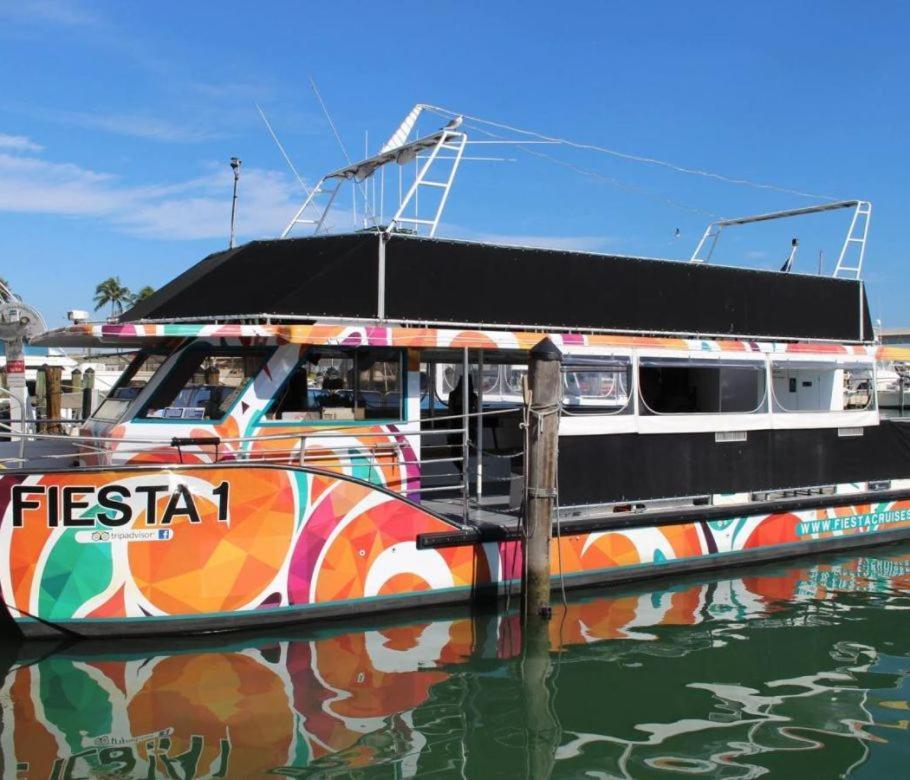Hola - Women Only Men Only -fast Wi-fi -free Parking Miami